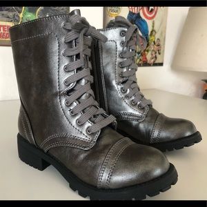 Women’s Arizona Jean Co Boots.